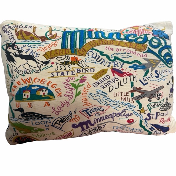 Catstudio Vintage Hand EmbroideredMINNESOTA Icons & Destinations Pillow2006